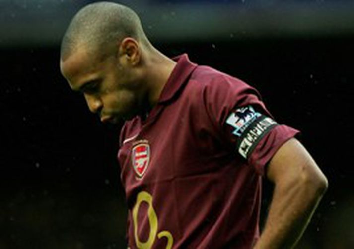 Thierry Henry er búinn að fá sig fullsaddan af spurningum um framtíð sína og vill að fjölmiðlar einbeiti sér að leikjum Arsenal í Meistaradeildinni