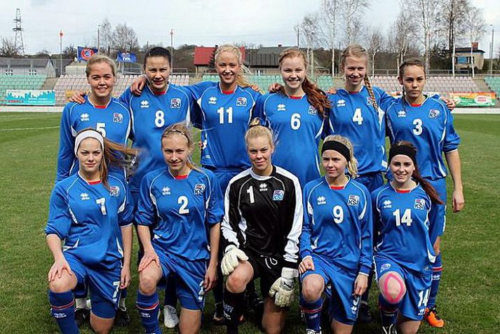 U-17 ára landslið Íslands í kvennaflokki.