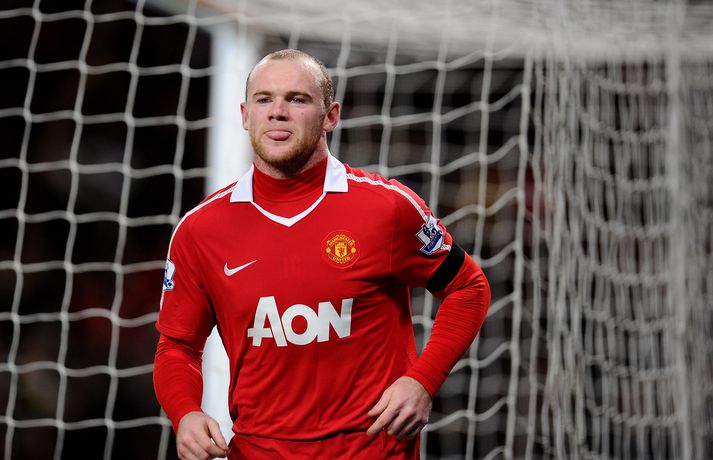 Wayne Rooney skoraði mark umferðarinnar á Old Trafford þar sem Manchester United hafði betur gegn Aston Villa.
