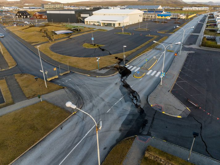 Kvikugangurinn liggur undir Grindavík.