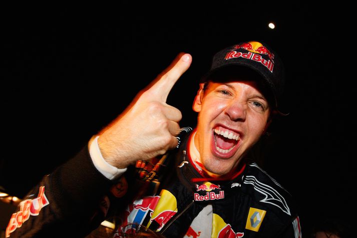 Sebastian Vettel ffar glaðreisur eftir þriðja sigur Red Bull í röð.