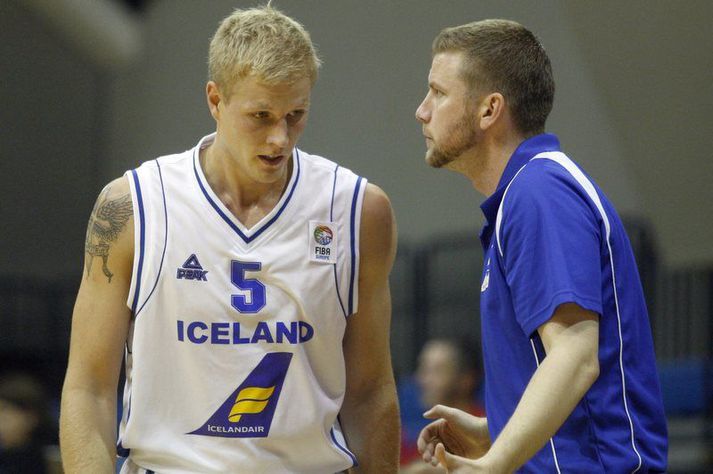 Haukur Helgi með Peter Öqvist, fyrrum landsliðsþjálfara og núverandi þjálfara LF Basket.