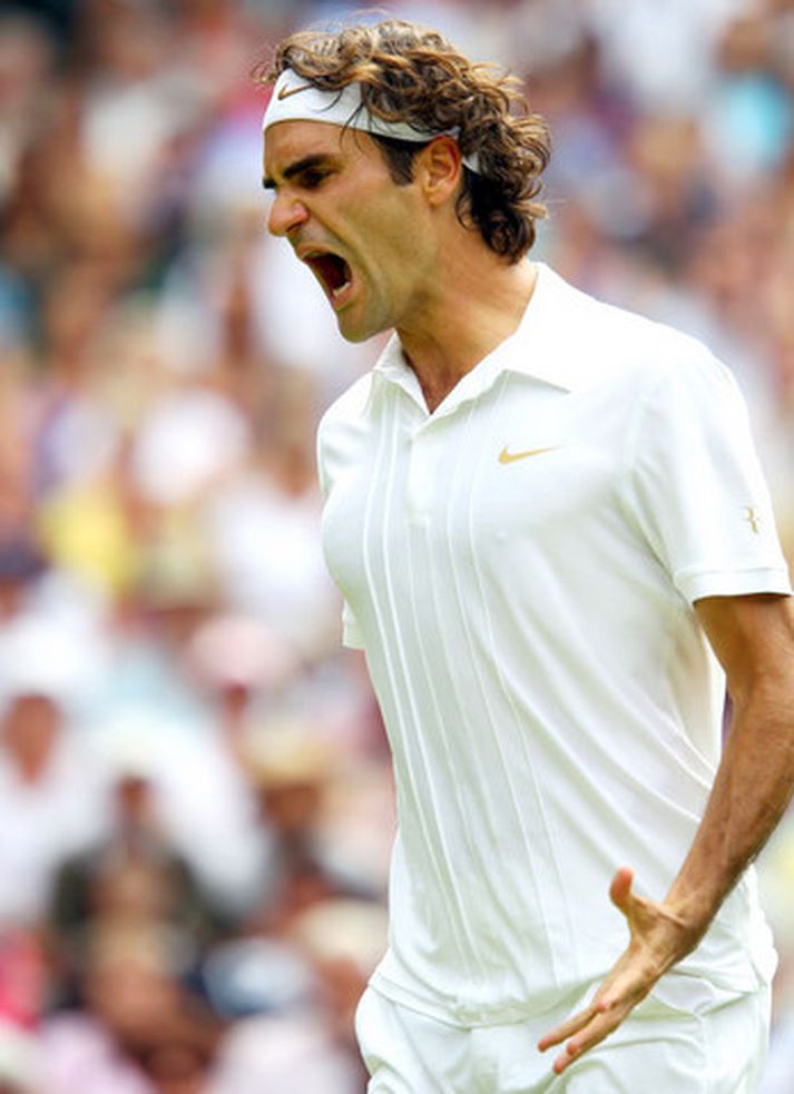 Roger Federer gat leyft sér að fagna í dag.