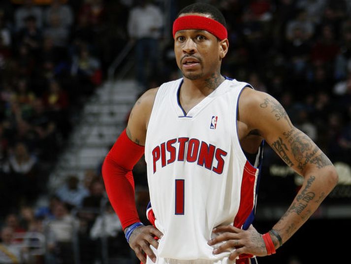 Allen Iverson í búningi Detroit Pistons.