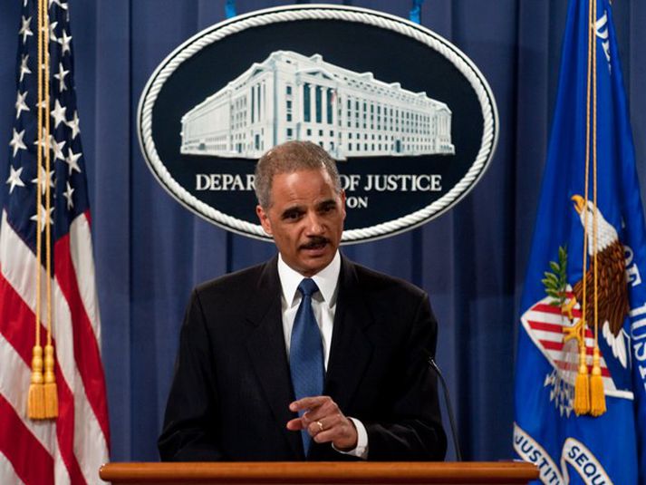 Eric Holder, dómsmálaráðherra Bandaríkjanna, á blaðamannafundi í kvöld.