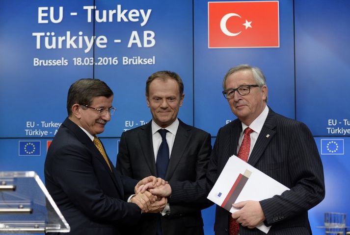 Ahmet Davutoglu, forsætisráðherra Tyrklands, Donald Tusk, forseti leiðtogaráðs ESB og Jean-Claude Juncker, forseti framkvæmdastjórnar ESB.