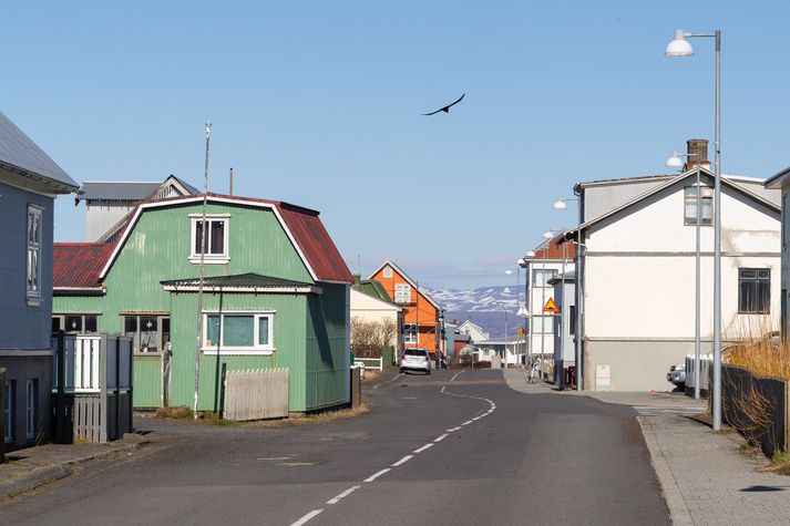 Ekki kemur fram í úrskurðinum hvar konan hugðist kaupa sér hús. Mögulega var það á Eyrarbakka, þar sem þessi mynd er tekin.