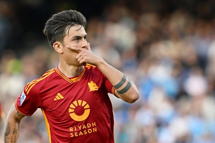 Paulo Dybala fagnar einu af mörkum sínum fyrir AS Roma á síðustu leiktíð.