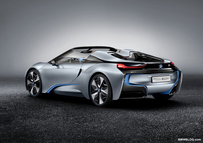 Í BMW i8 rafmagnsbílinn eru koltrefjar mikið notaðar.