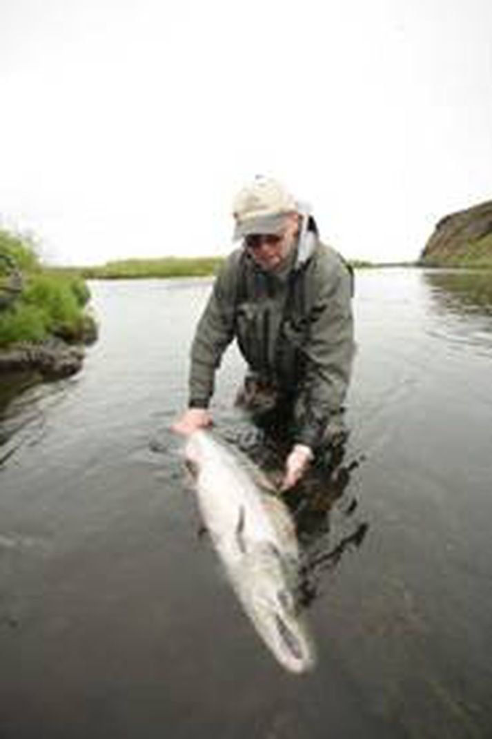 Gummi Viðars með tröllið af Nessvæðinu