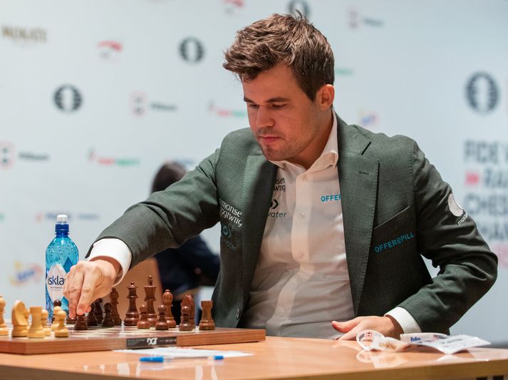 Magnus Carlsen hefur alls orðið fimm sinnum heimsmeistari í skák.