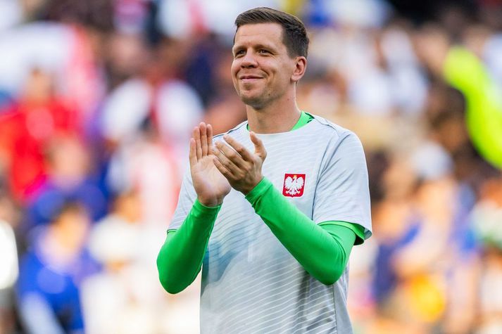 Síðustu leikir Wojciech Szczesny voru með Póllandi á EM í sumar. Nú gæti hann snúið aftur á fótboltavöllinn.