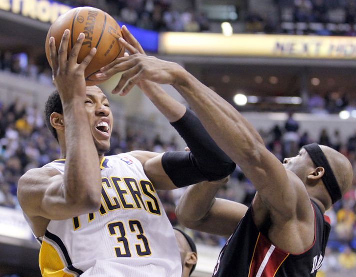 Danny Granger og Erick Dampier í leiknum í nótt.