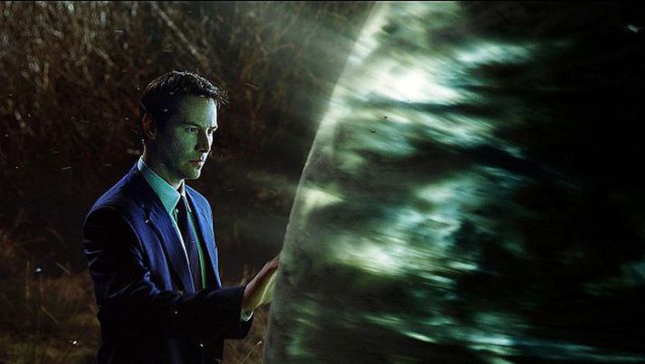 Keanu Reeves leikur geimveruna Klaatu í kvikmyndinni The Day the Earth Stood Still sem verður heimsfrumsýnd hérlendis á morgun.