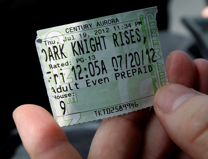 Atvikið átti sér stað á miðnætursýningu The Dark Knight Rises í Aurora.