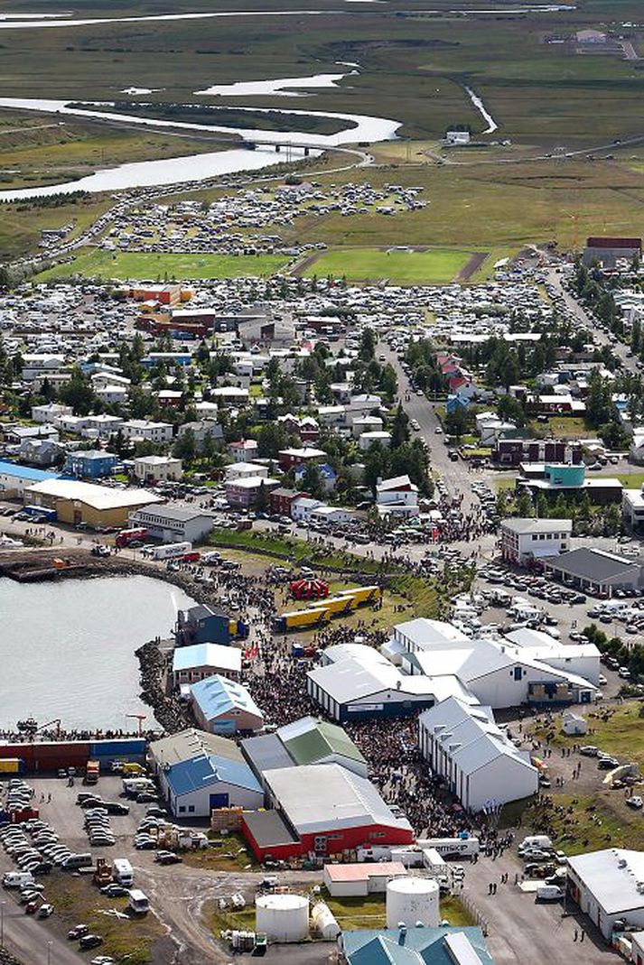 horft á dalvík Til stendur að selja hlut ríkisins í Sparisjóði Svarfdæla á Dalvík og í Hrísey.Fréttablaðið/Hörður