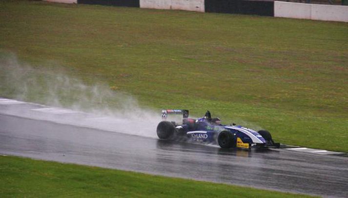 Mikið rigndi á Donington Park í Bretlandi um helgina, þar sem Kristján keppti í tvígang.