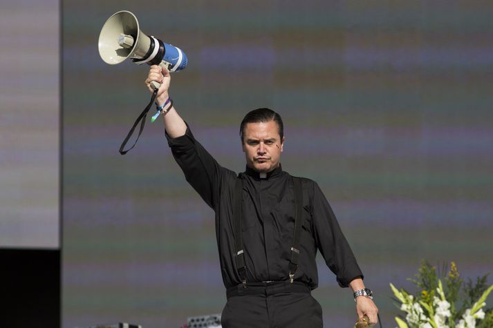 Mike Patton er fjölhæfur söngvari og tónlistarmaður.