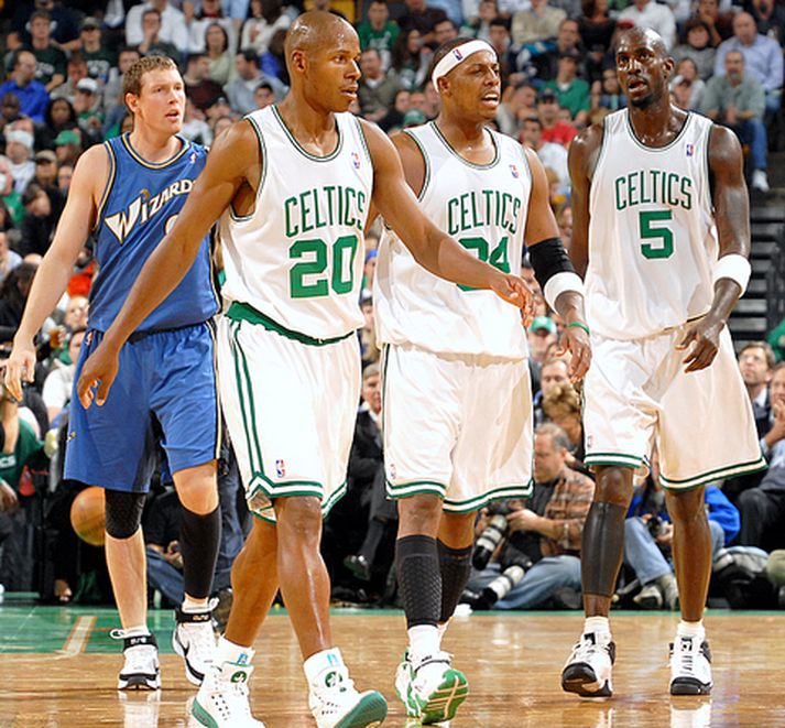 Þrír öflugir: Ray Allen (20), Paul Pierce (34) og Kevin Garnett (5).