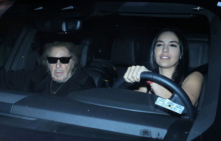 Al Pacino and Noor Alfallah eru góðir vinir en segjast ekki vera saman.