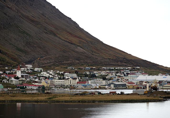 Þrír karlmenn voru handteknir á Siglufirði vegna málsins. 