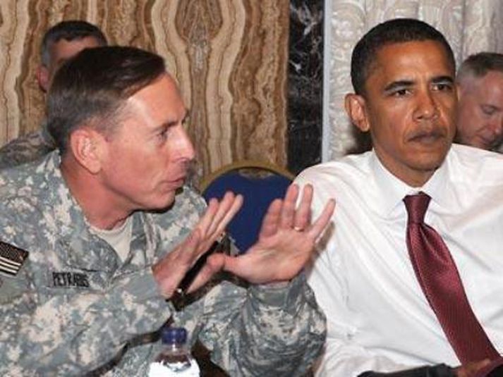 Petraeus ásamt Obama.