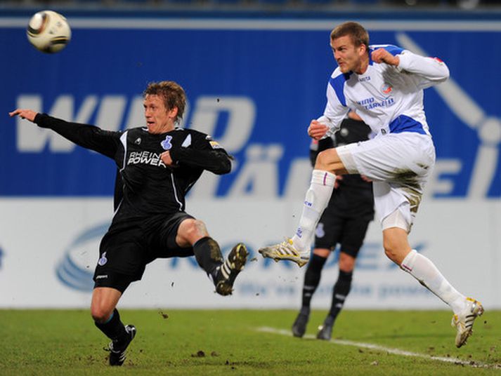 Garðar Jóhannsson lætur vaða á markið í leik með Hansa Rostock.