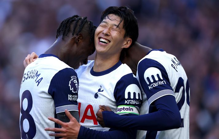 Heung-Min Son fagnar hér marki sínu og fjórða marki Tottenham í leiknum.