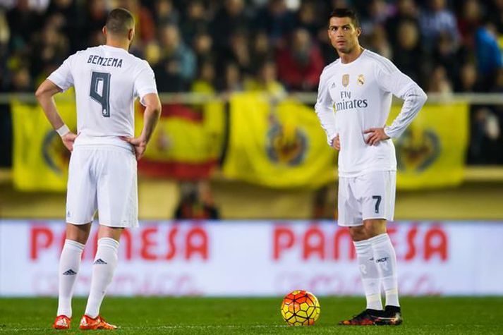 Benzema og Ronaldo súrir á svip.