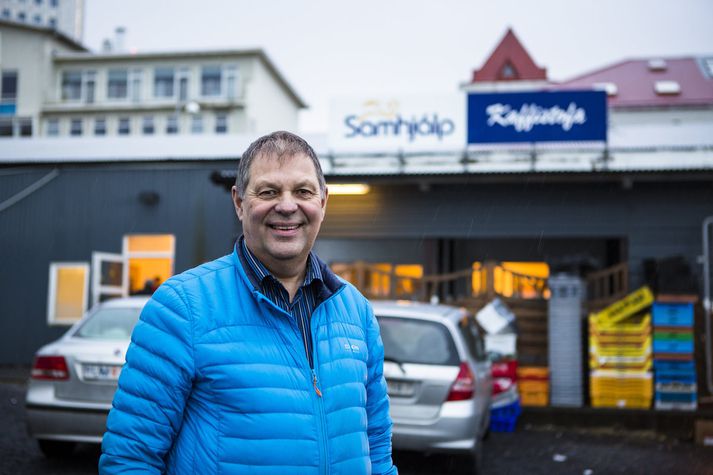 Vörður Leví Traustason, framkvæmdastjóri Samhjálpar, segir um tvö hundruð manns borða daglega hjá Samhjálp allt árið um kring. Kaffistofan er opin á milli 10 og 14 alla daga ársins. 