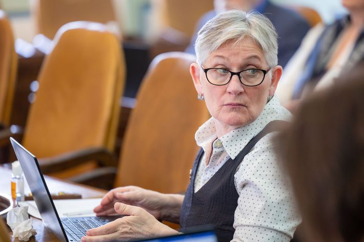 Helga Þórðardóttir, oddviti Flokks fólksins, ætlar að ræða við bakland sitt og grasrót flokksins á næstu dögum.