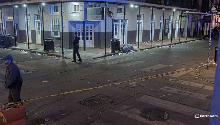 Atvikið átti sér stað við Bourbon Street í New Orleans sem þekkt er fyrir líflegt næturlíf.