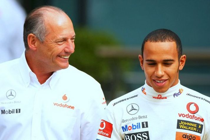 Ron Dennis, liðsstjóri McLaren, og ökuþórinn Lewis Hamilton.