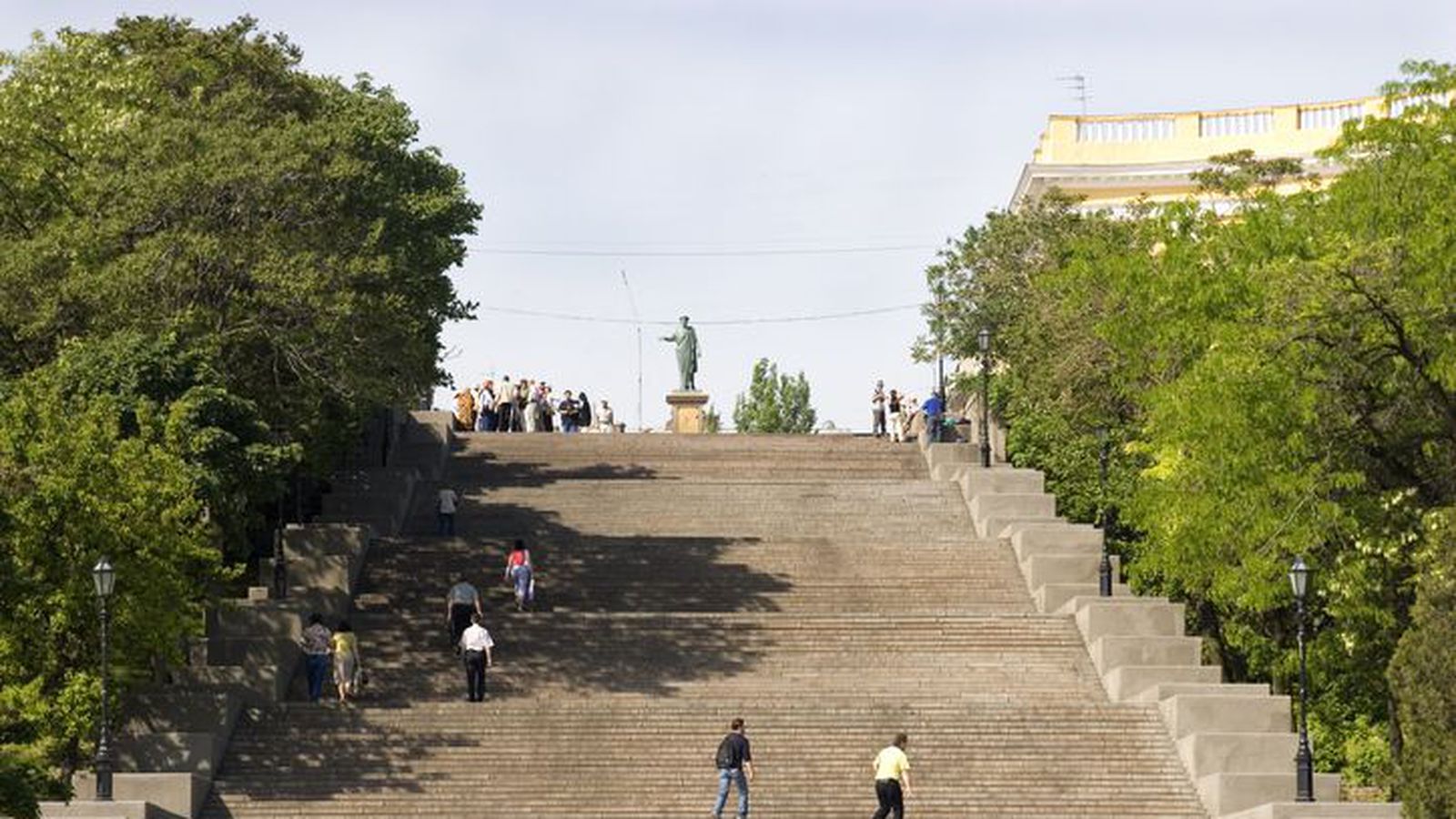 Одесса Дерибасовская улица и Потемкинская лестница