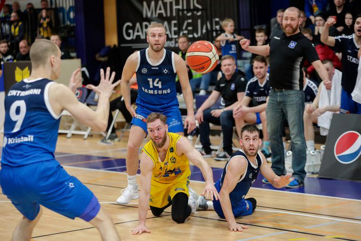 Stjörnumennirnir Ægir Þór Steinarsson, 
Arnþór Freyr Guðmundsson, 
Antti Kanervo og Arnar Guðjónsson fylgjast örugglega vel með leikjum kvöldsins. 