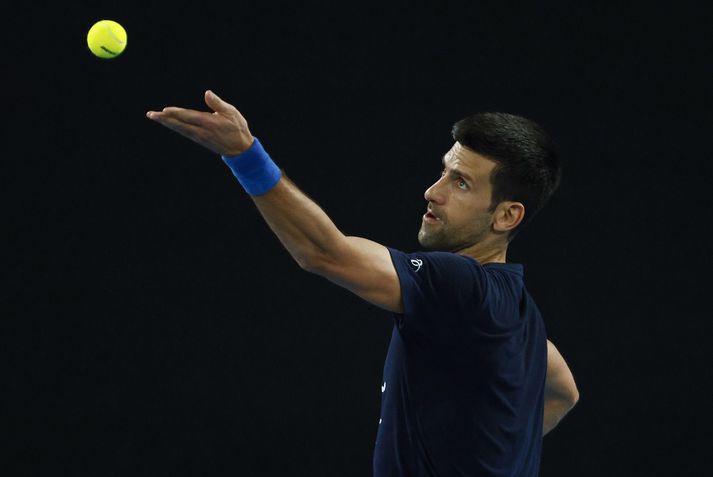Novak Djokovic er frábær tennisspilari en andstaða hans við að láta bólusetja sig gæti haft mikil áhrif á framhald ferilsins.