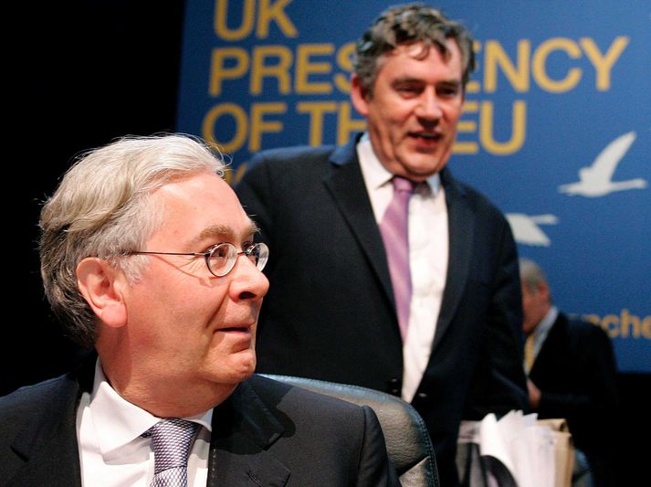 Mervyn King, seðlabankastjóri Bretlands, og Gordon Brown, fjármálaráðherra Bretlands.