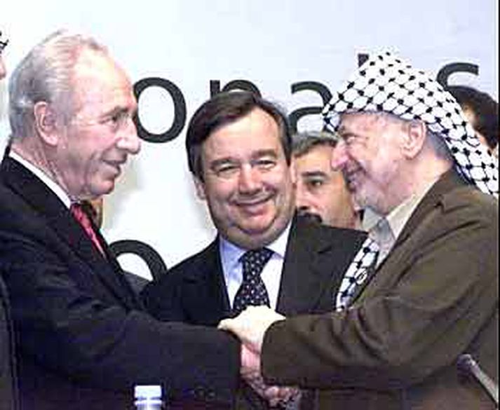 Shimon Peres og Yasser Arafat var vel til vina.