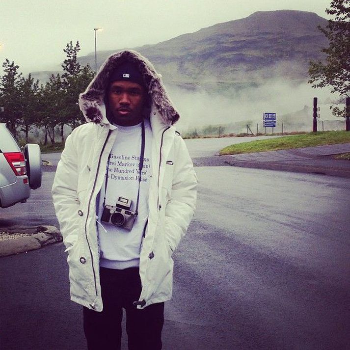 Frank Ocean í úlpu frá 66°N þegar hann kom hingað til lands.