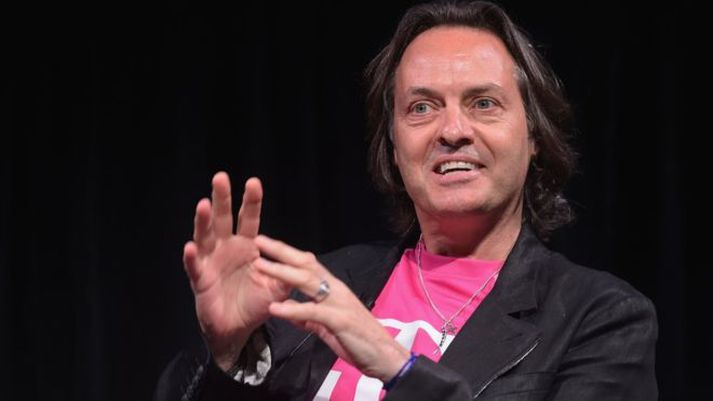 John Legere, forstjóri T-Mobile, er spenntur fyrir samrunanum.
