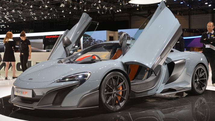 McLaren 675LT á bílasýningunni í Genf í mars.