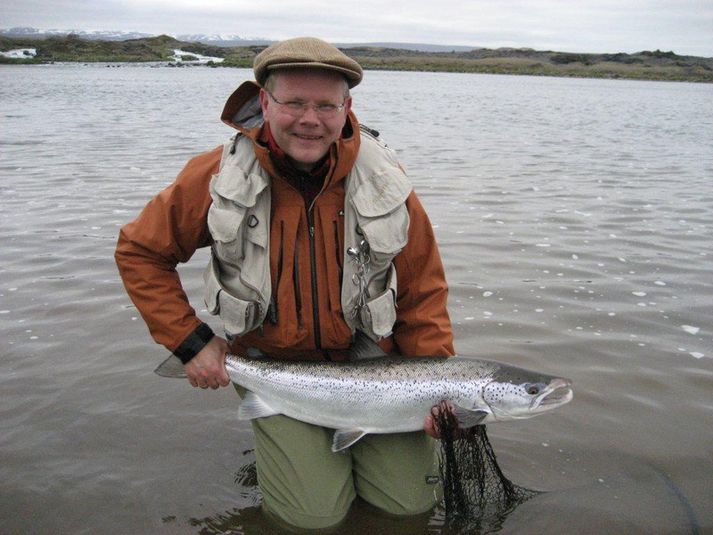 Það er búið að setja í og landa nokkrum svona stórlöxum í Laxá í Aðaldal í sumar