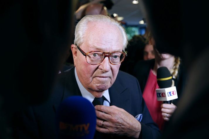 Jean-Marie Le Pen stofnaði Þjóðfylkinguna sem setti innflytjendamál og alþjóðavæðingu á oddinn í frönskum stjórnmálum.