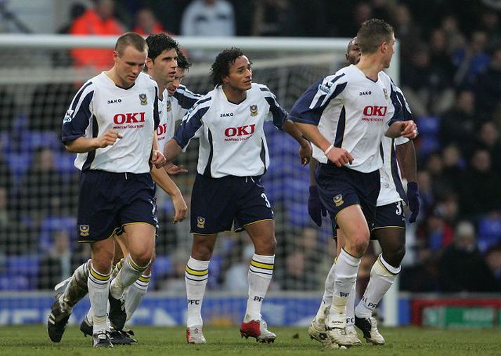 dario silva Leikmenn Portsmouth fagna Silva, fyrir miðju, eftir að hann skoraði gegn Ipswich í ensku bikarkeppninni fyrr á árinu.