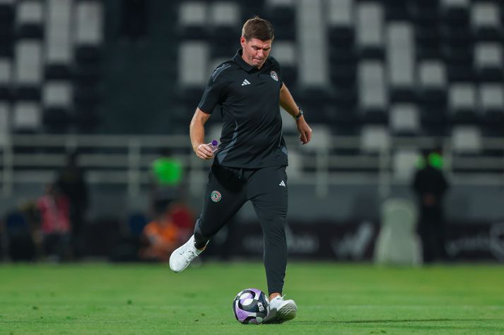 Steven Gerrard situr í heitu sæti hjá Al-Ettifaq.