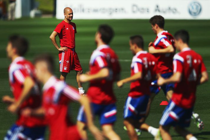 Pep Guardiola er með liðið sitt í æfingabúðum í Katar.