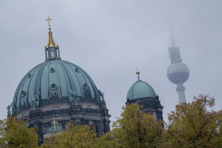 Dómkirkjan (Berliner Dom) er á Museumsinsel í Mitte