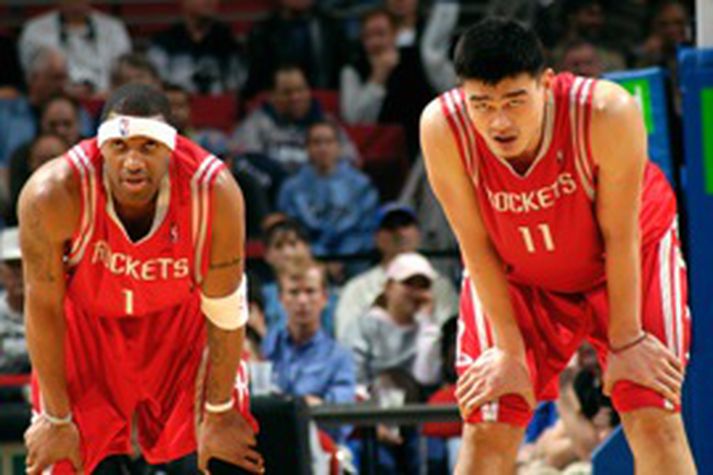 Tracy McGrady og Yao Ming eru lykilmenn Houston Rockets, en liðið er ekki búið að gefa upp alla von um að ná inn í úrslitakeppnina í vor