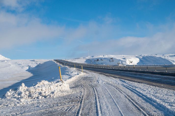 Gottlieb segir minni snjó núna en áður. Hann hefur unnið við snjómokstur frá því að hann fékk bílpróf. Fyrst fyrir norðan og svo sunnan.