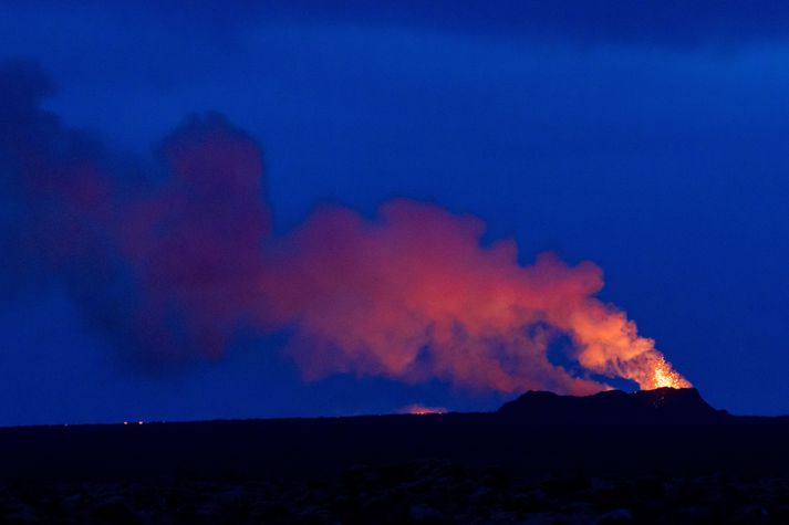 Aðeins einn gígur gýs enn.